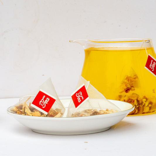 Five-finger honeysuckle and poria tea helps regulate the spleen, dispels dampness, calms the mind, soothes the nerves, strengthens the qi, and nourishes the lungs.(5g*30)